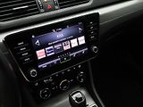 Škoda Superb 2,0 TDI 147kW DSG CZ Style DPH - náhled 24