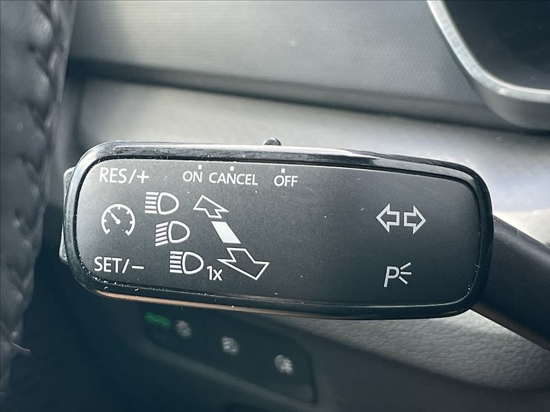 Škoda Octavia 2,0 TDI Combi Ambition Plus - fotka 11 z 23