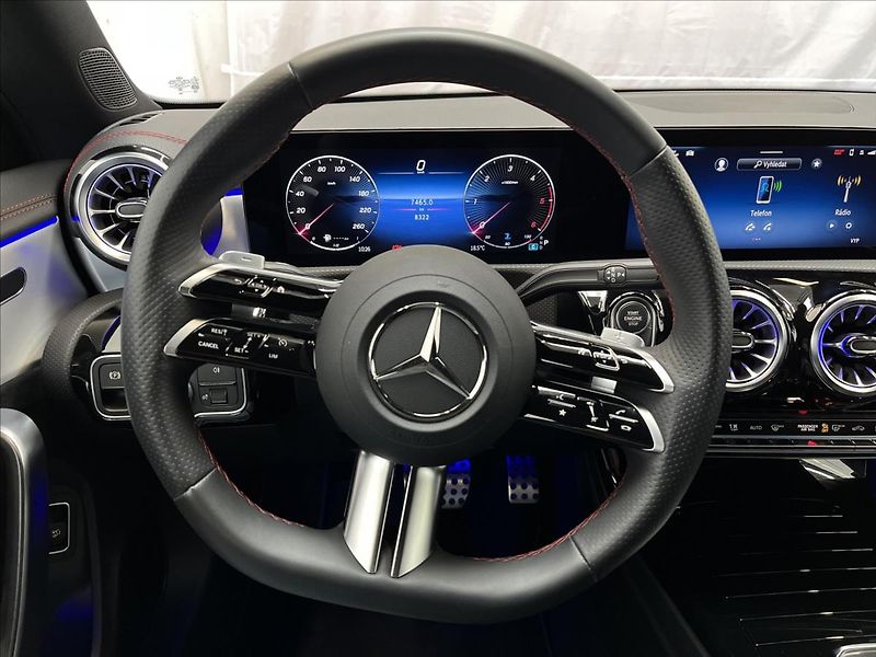 Mercedes-Benz CLA 200d Shooting Brake AMG Style - fotka 10 z 22