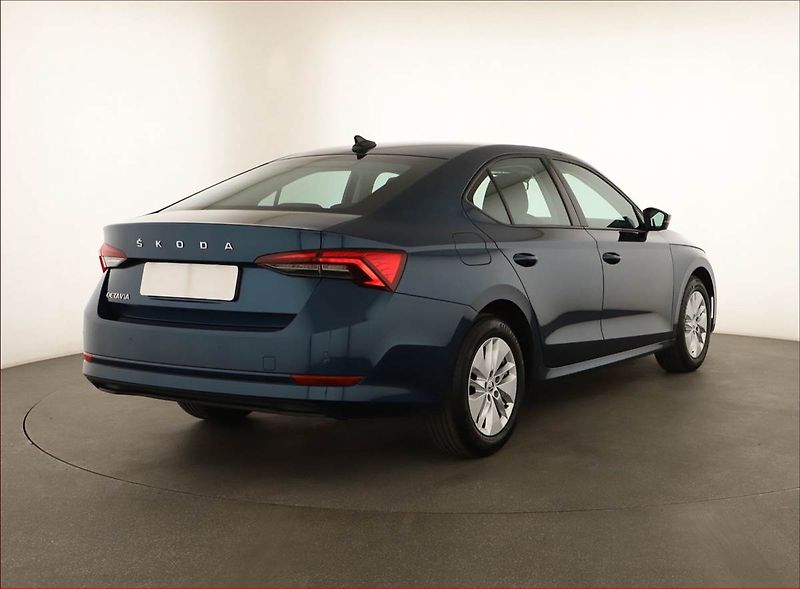 Škoda Octavia (2020) 1.5 TSI, Park. senzory - fotka 5 z 19