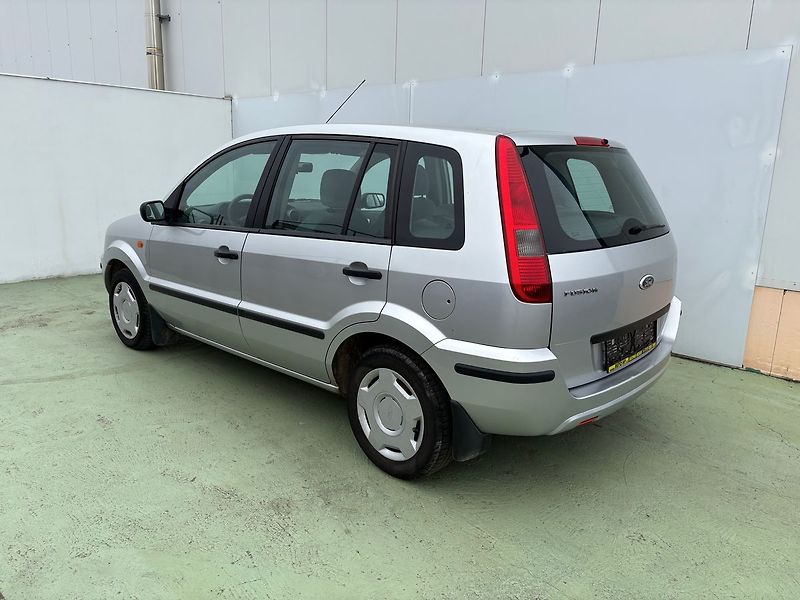 Ford Fusion 1.6i, 74kW, Klima - fotka 4 z 15