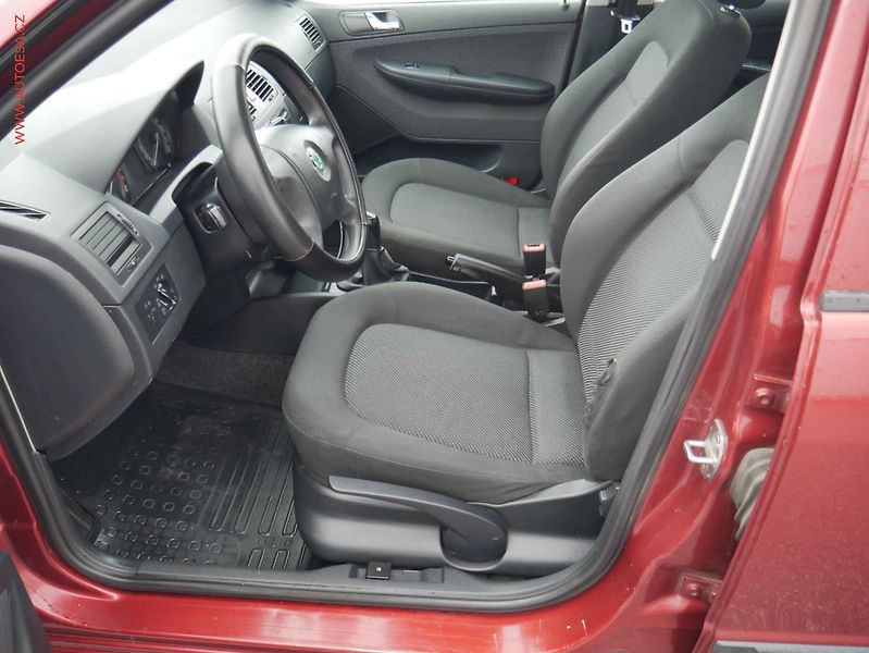 Škoda Fabia (2004) 1.4TDi, ČR, AC, TZ, STK2/28 - fotka 9 z 17