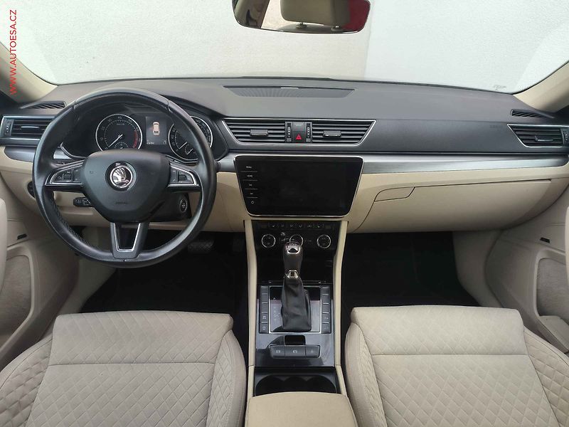 Škoda Superb (2018) 1.8 TSi, ČR, Style, DSG - fotka 8 z 30
