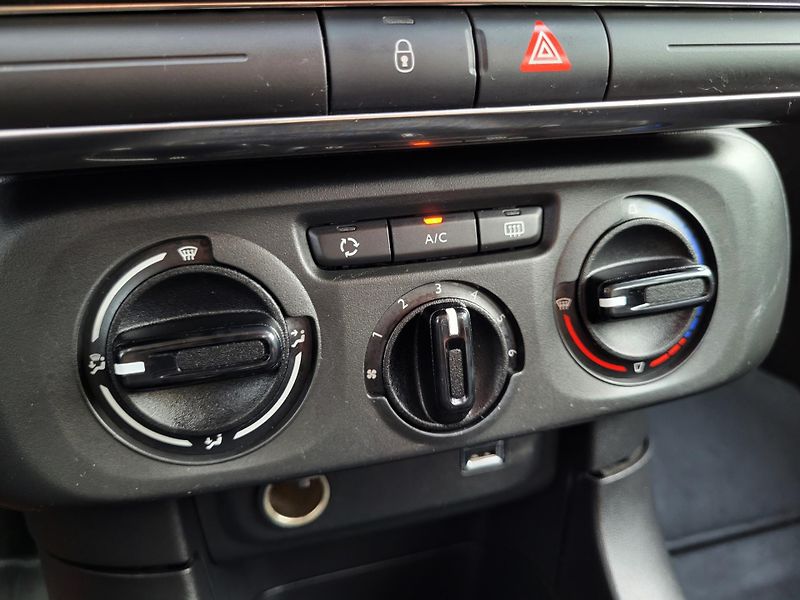 Citroën C3 1.2 PureTech 82k S&S FEEL *ČR - fotka 13 z 40