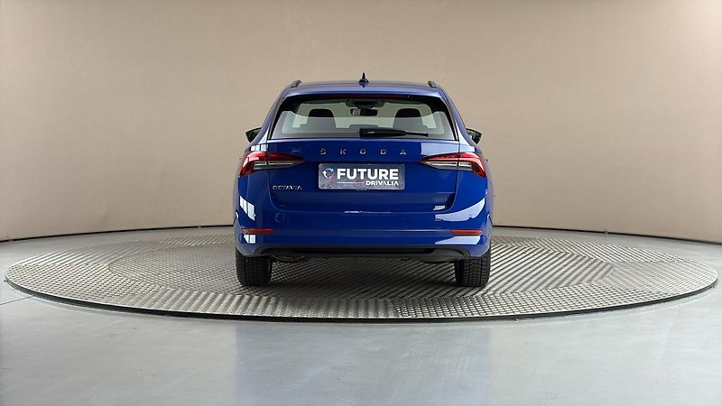 Škoda Octavia 2.0 TDI Ambition Combi - fotka 5 z 24