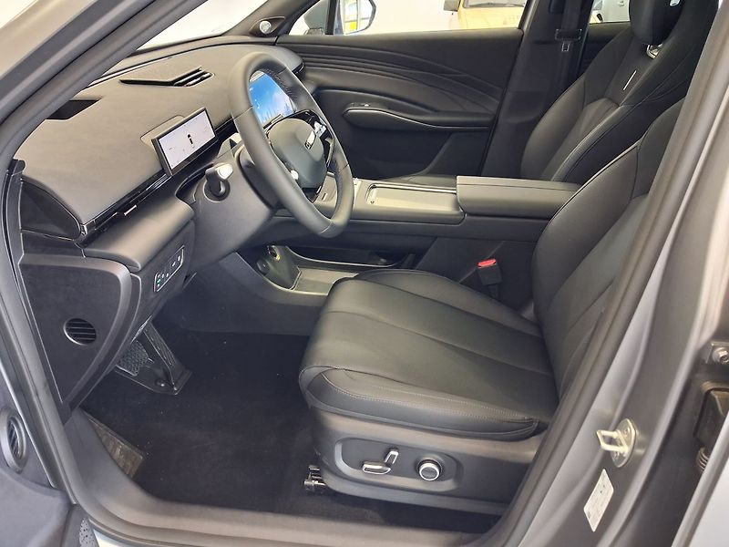 Omoda 7 (2026) Luxury 1.5 tGDI PHEV - fotka 12 z 28