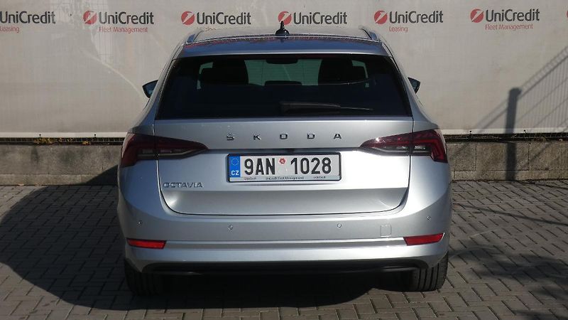 Škoda Octavia 2,0 TDI Style DSG 110 kW - fotka 4 z 24
