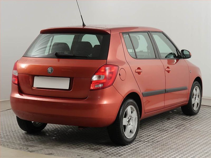 Škoda Fabia (2007) Ambiente 1.2, nová STK, Klima - fotka 5 z 15