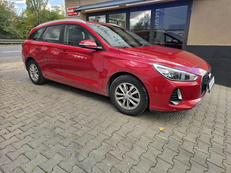 Hyundai i30 1.0-KLIMA-ISOFIX-TEMPOMAT - fotka 4 z 11