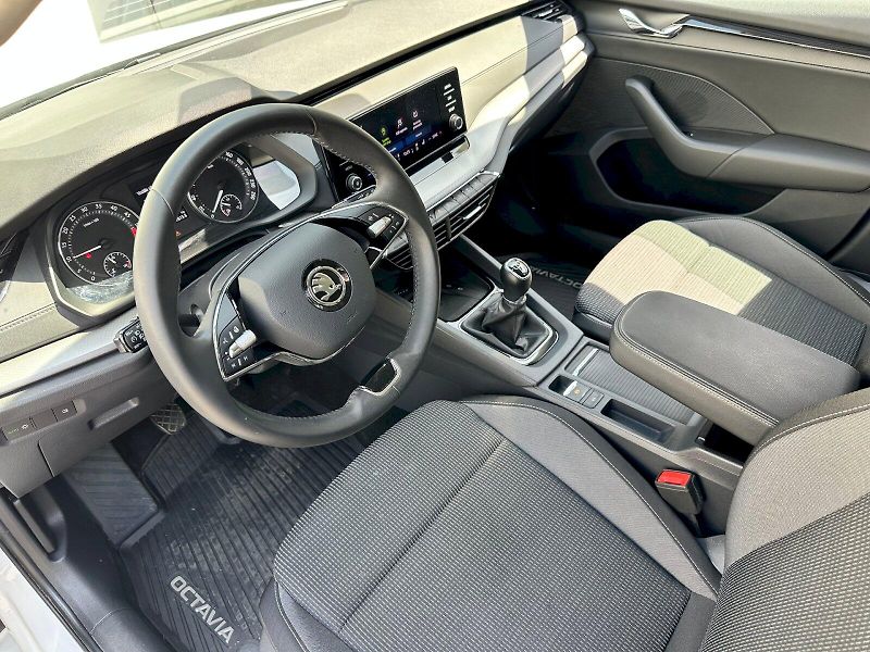Škoda Octavia (2024) 2.0 TDI 85kW Ambition Combi - fotka 6 z 23