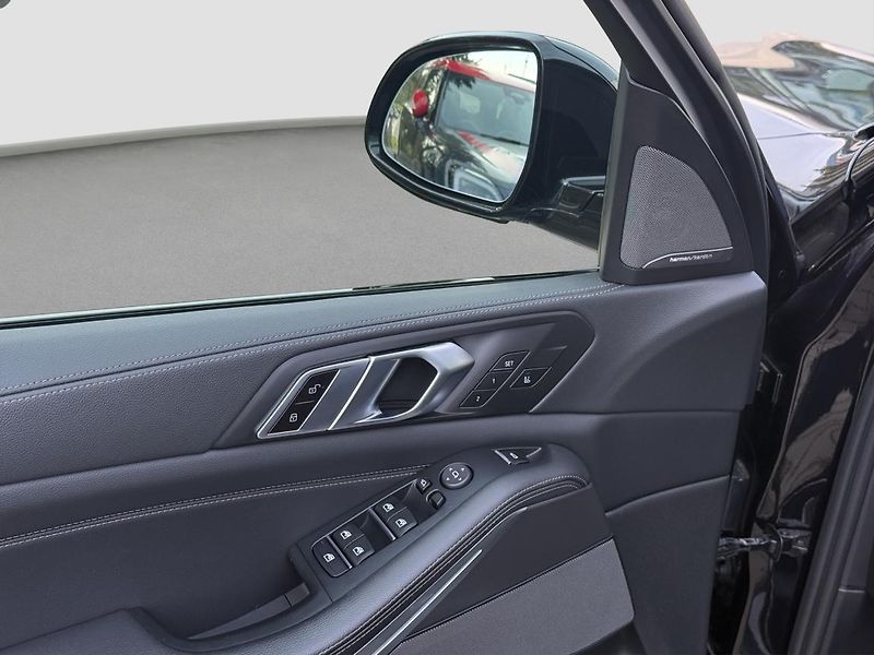 BMW X5 xDrive40i - fotka 7 z 22