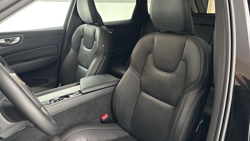 Volvo XC60 2.0 T8 AUT AWD Ultra Dark - fotka 15 z 36