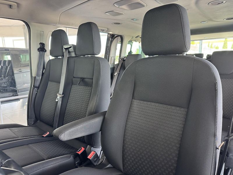 Ford Tourneo Custom 2,0TDCi L2*Kamera*REZERVACE! - fotka 13 z 37