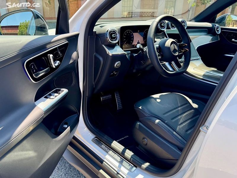 Mercedes-Benz GLC 220d 4MATIC AMG - fotka 17 z 48