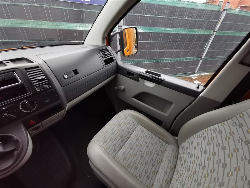 Volkswagen Transporter 2.0 TDI - fotka 9 z 10
