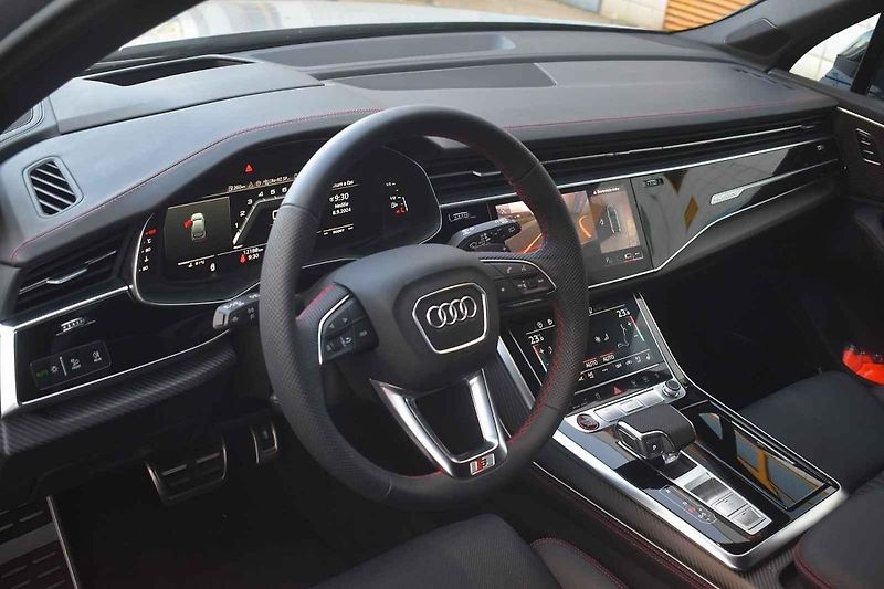 Audi SQ7 je velmi rychlé univerzální auto, ovšem s vyšší cenovkou