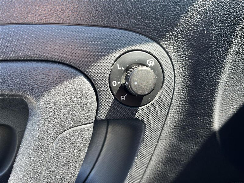 Škoda Fabia 1,6 TDi ČR KLIMA ALU 2 x KOLA - fotka 26 z 33