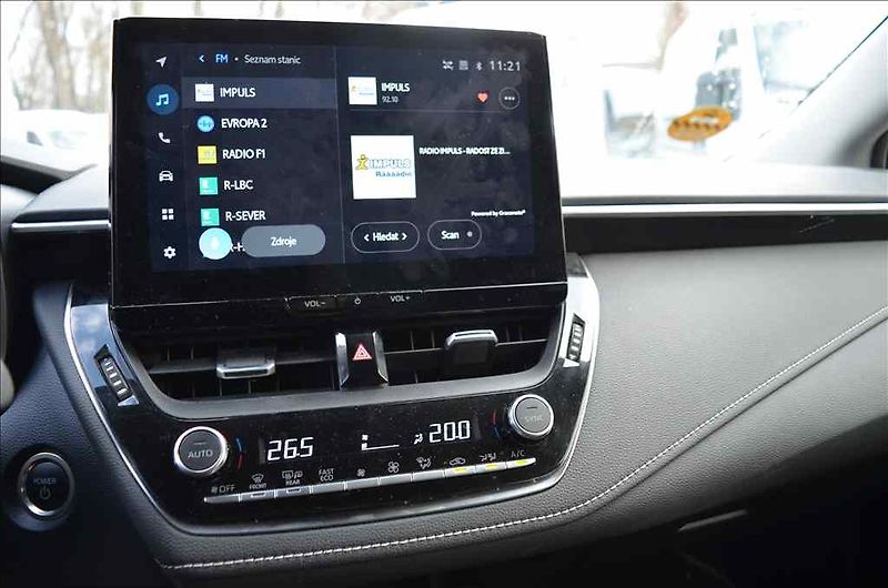 Toyota Corolla (2024) 1,8 HYBRID - fotka 10 z 15