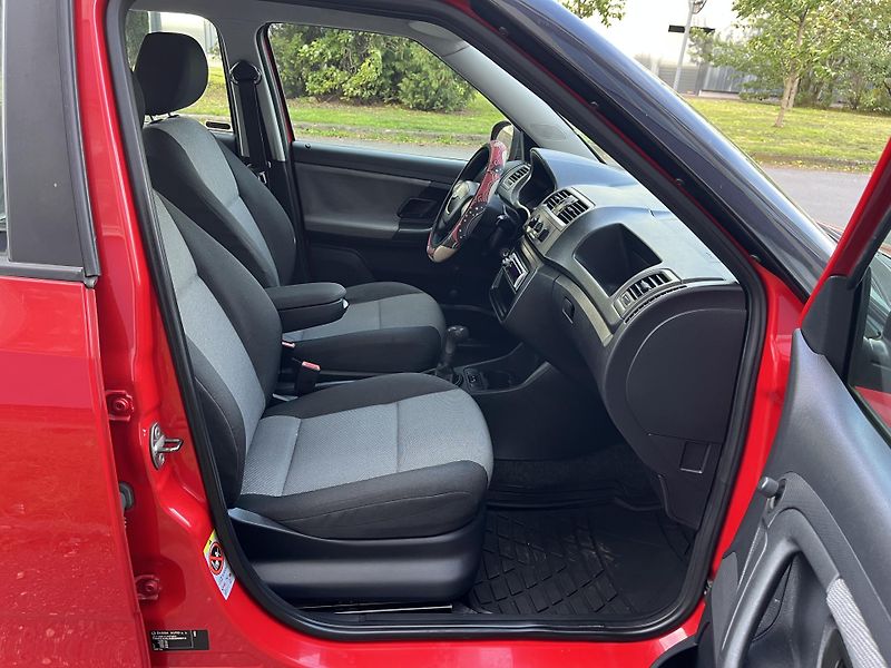Škoda Fabia 1,2 HTP + pneu zima - fotka 21 z 26