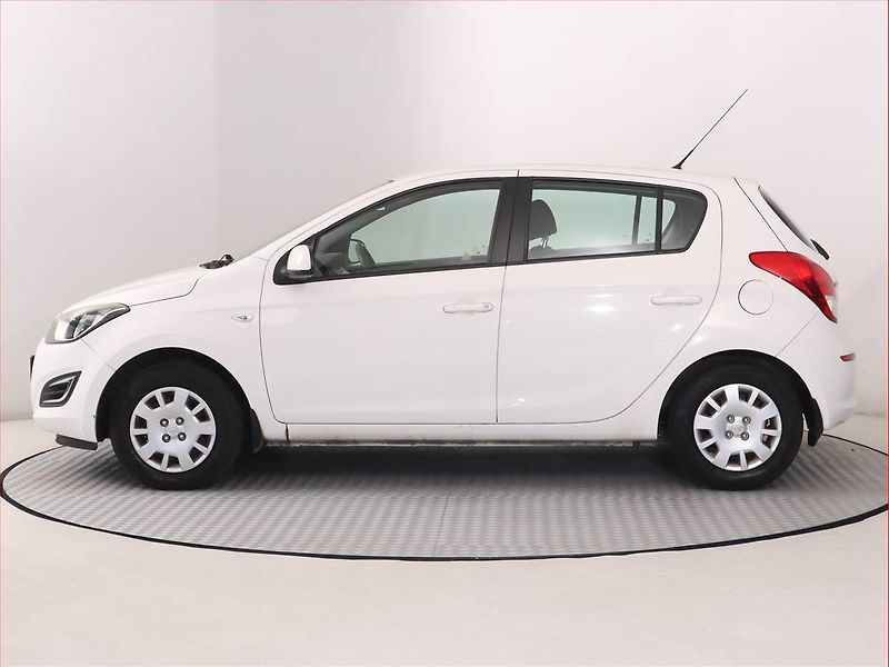 Hyundai i20 (2014) 1.2, Serv.kniha - fotka 3 z 13