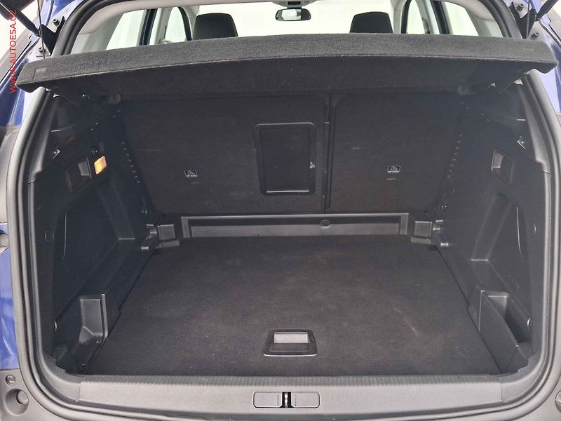 Peugeot 3008 (2018) 1.5 HDi, Active, AT, navi - fotka 7 z 17