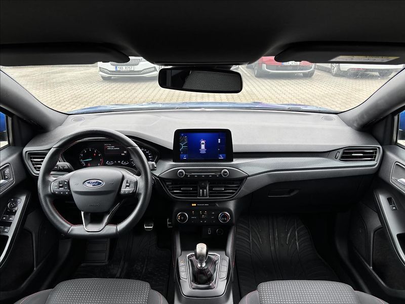 Ford Focus 1,0 EcoBoost 92 kW ST Line - fotka 16 z 35