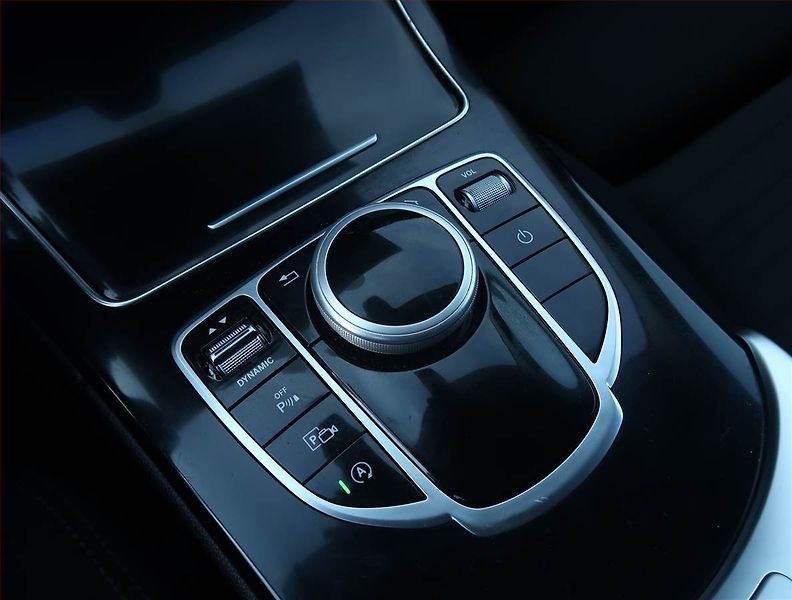 Mercedes-Benz Třídy C (2019) C 200, Automat, Navi, Tempomat - fotka 21 z 24