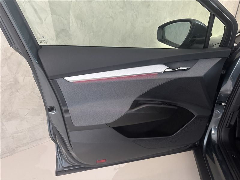Škoda Enyaq 80 150kW LED Matrix Assist - fotka 17 z 45
