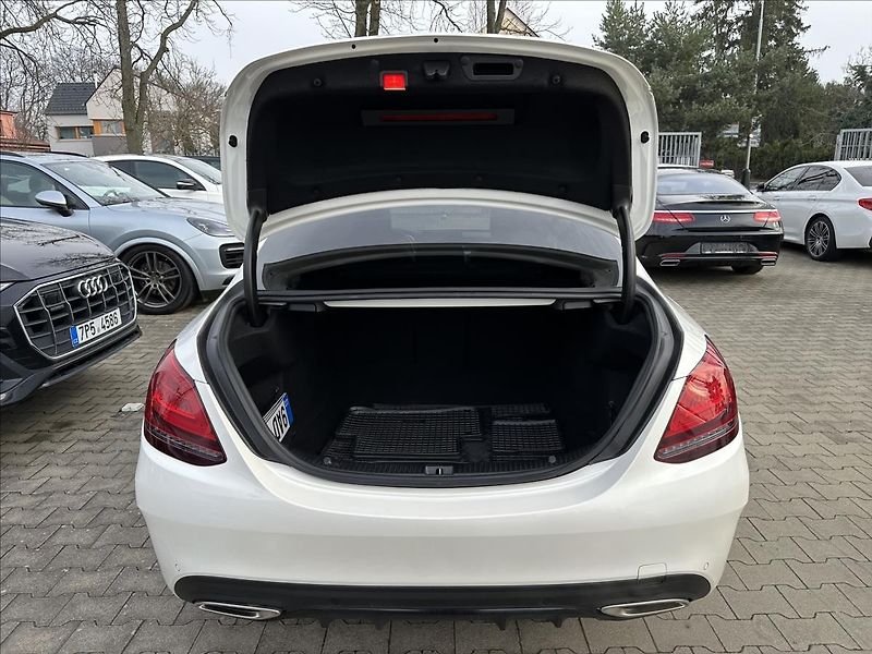 Mercedes-Benz Třídy C 180 AMG,Aut. multibeam - fotka 31 z 31