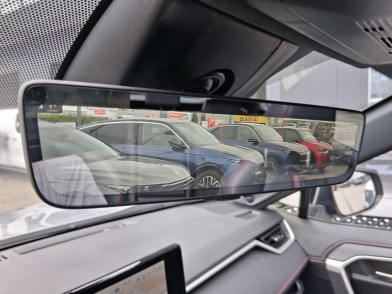Toyota RAV4 EXECUTIVE JBL PHEV 4x4 225 kW - fotka 32 z 39