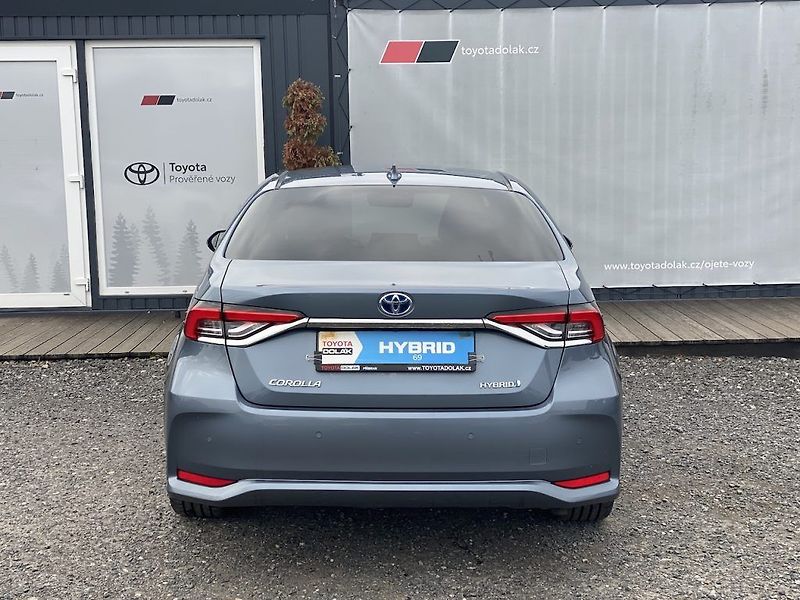 Toyota Corolla 1.8HSD, ČR, Executive VIP - fotka 6 z 23