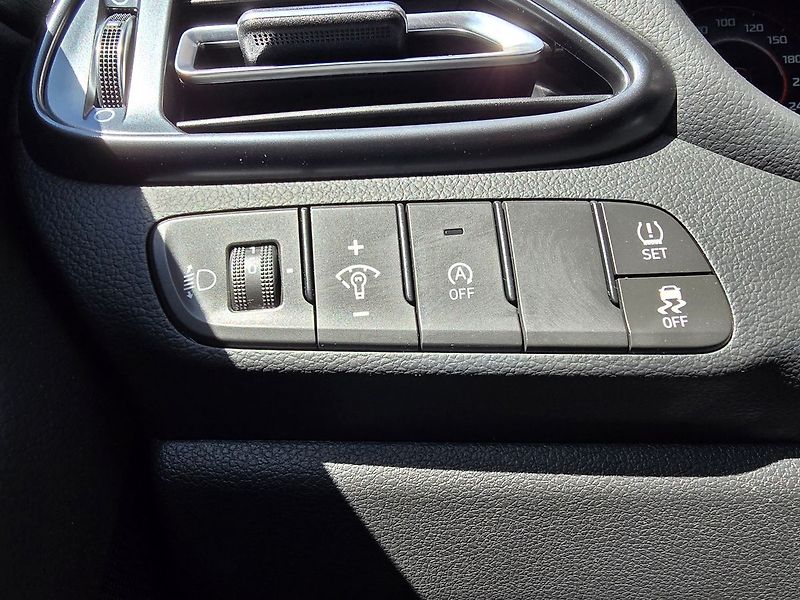 Hyundai i30 1.5 T-GDi DCT N-Line, serv.kn. - fotka 13 z 26