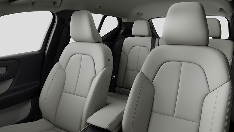 Volvo XC40 (2026) B3 AUT DARK PLUS - fotka 8 z 10