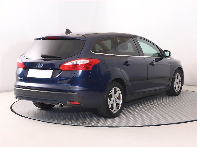 Ford Focus (2013) 2.0 TDCi, Serv.kniha, Navi - fotka 5 z 17