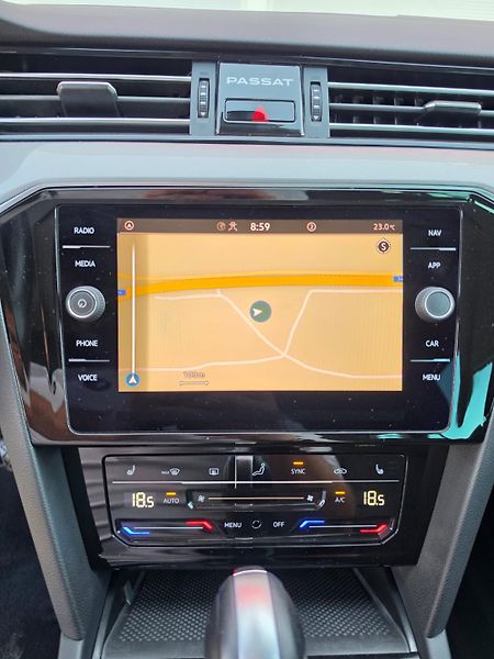 Volkswagen Passat 2.0TDI DSG Virtual 1.Maj DPH - fotka 11 z 19