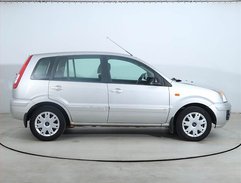 Ford Fusion (2010) 1.4, ČR,1.maj, jezdí dobře - fotka 6 z 16