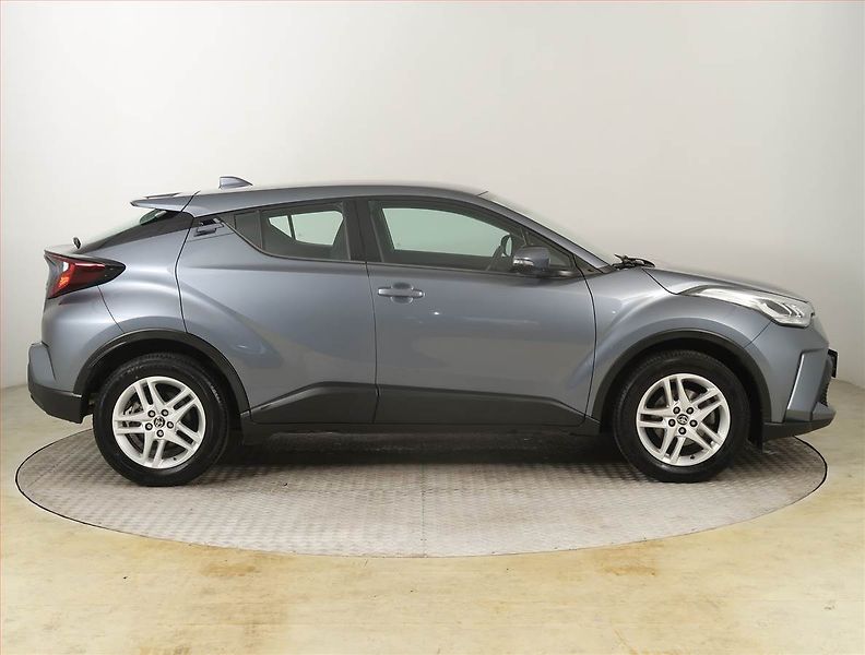 Toyota C-HR (2021) 1.2 Turbo, Serv.kniha - fotka 6 z 20