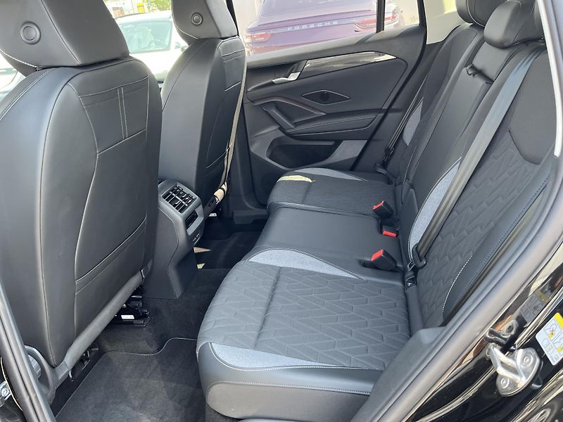Volkswagen Tiguan 2.0TDI DSG GOAL - fotka 19 z 21
