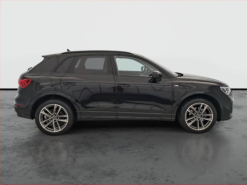 Audi Q3 (2024) S line 35 TFSI - fotka 6 z 19