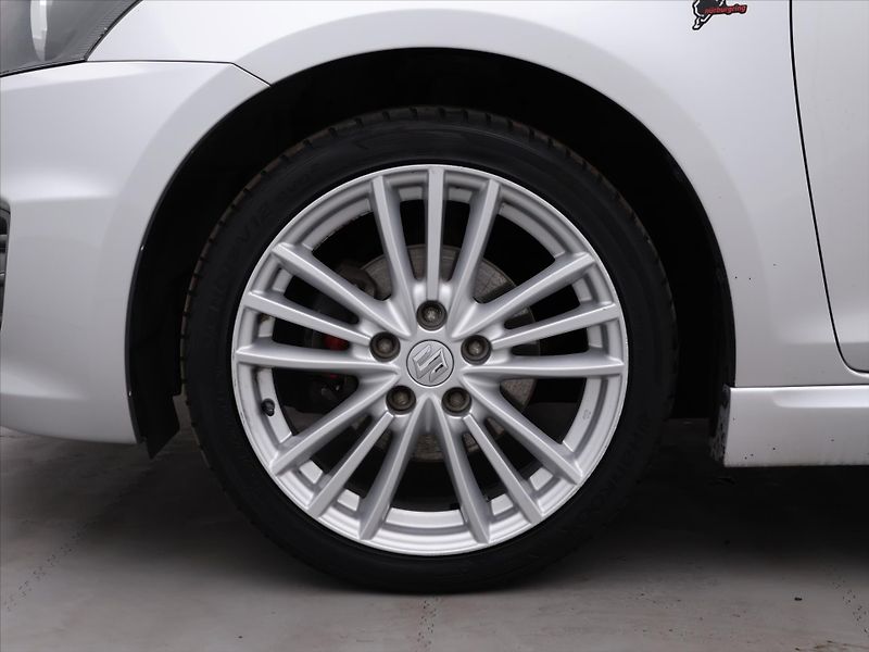 Suzuki Swift 1,6 VVT 100kW Sport CZ - fotka 23 z 30