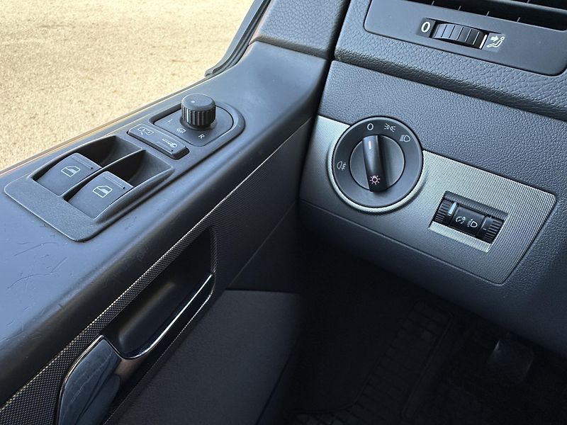 Volkswagen Transporter (2007) MULTIVAN 1.9TDI/75kW *ČR*1.Maj - fotka 5 z 33