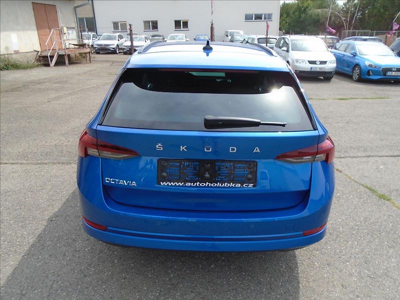 Škoda Octavia 1,0 - fotka 3 z 27