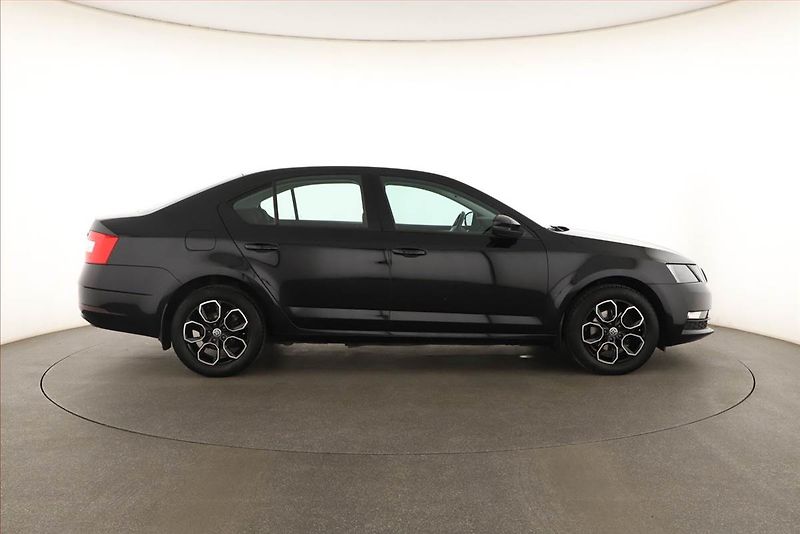Škoda Octavia (2018) 1.4 TSI, ČR,1.maj, Tempomat - fotka 6 z 14