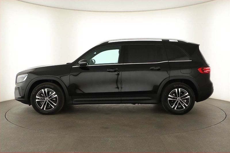 Mercedes-Benz GLB (2024) 200 d 4MATIC - fotka 3 z 20