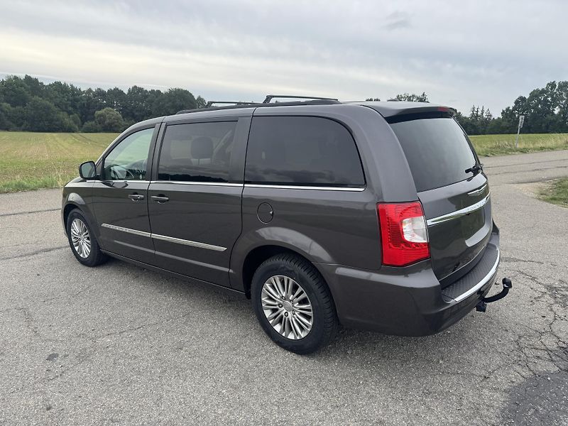 Chrysler Town & Country (2016) 3.6 V6 DOL. KM,SERVSNI KN - fotka 4 z 31