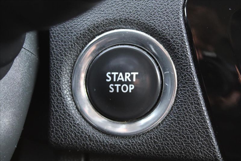 Renault Scénic 1,6 dCi  KEYLESS,7.MÍST,BOSE - fotka 19 z 34