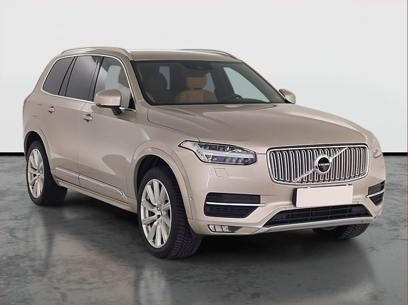 Volvo XC90 (2017) D5 AWD - fotka 1 z 23