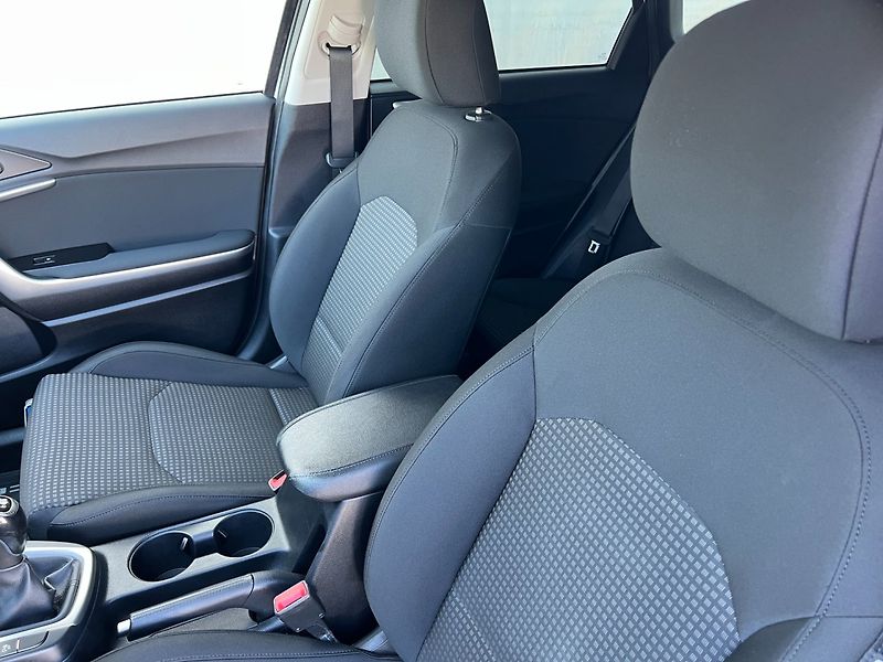 Kia Ceed (2019) SW 1.6CRDi Fresh! ČR! Tažné! - fotka 17 z 28