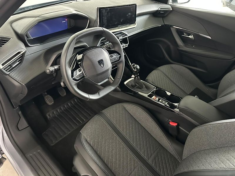 Peugeot 2008 1.2 PureTech,Allure, - fotka 7 z 18
