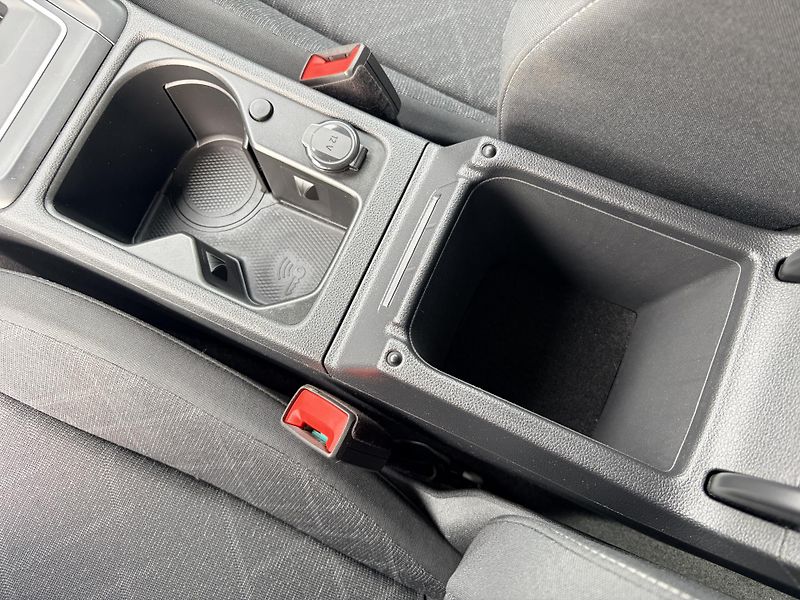 Volkswagen Golf Variant 2.0TDI DSG 110KW LED  - fotka 24 z 48